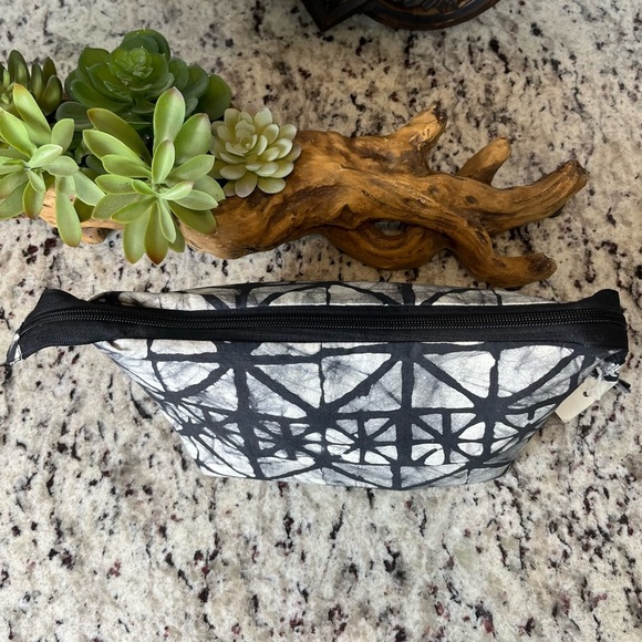 Hand Printed Cotton Pouch - Picture 3 of 7